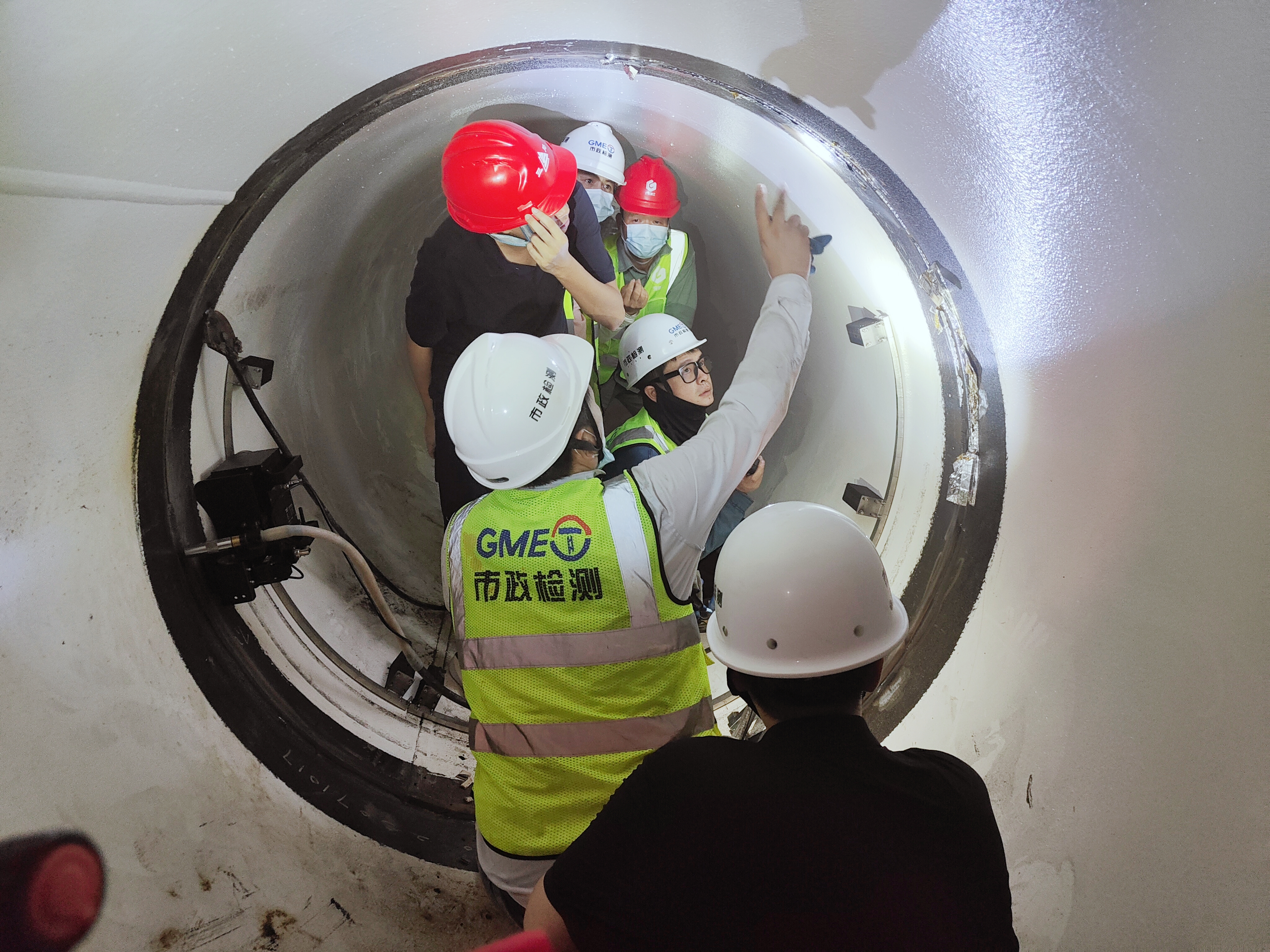 密闭管廊内稳定焊出一级焊缝，管道智能焊接机器人助广州供水生命线高效升级